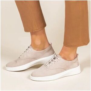 Wolf & Shepherd Cruise Lace-Up in Women’s US Size 9  (40.5 EU) Gray White